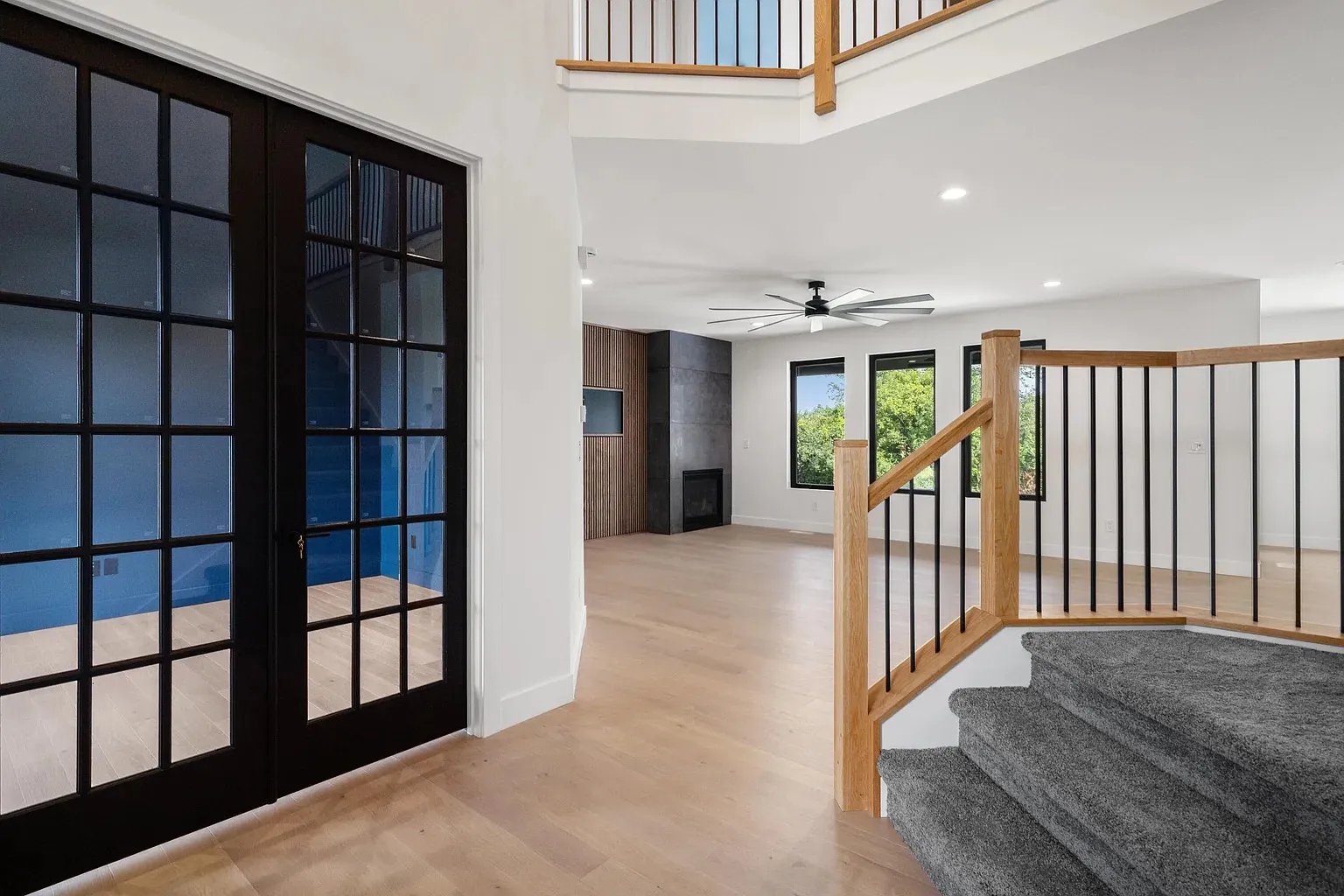 Foyer & staircase